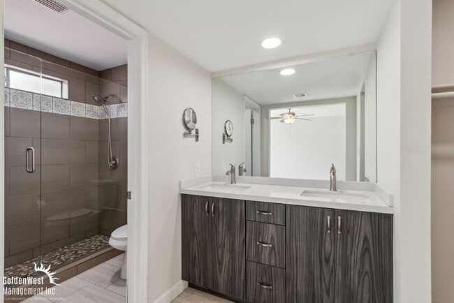 Building Photo - Captivating 3Bdm 2Ba Home with Pool in Scottsdale