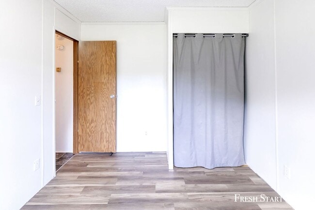 Building Photo - Freshly Renovated 2 Bed, 2 Bath Home on Ac...