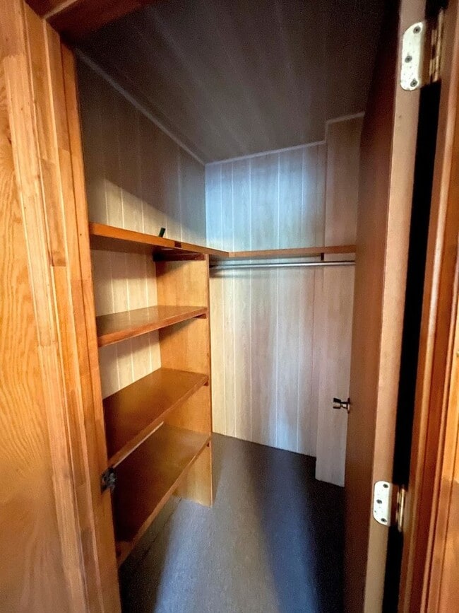Building Photo - 1 Bedroom Apt Downtown Marion NC