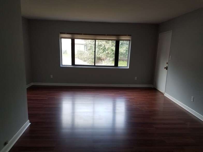 Building Photo - 104 Ardmore Pl NW