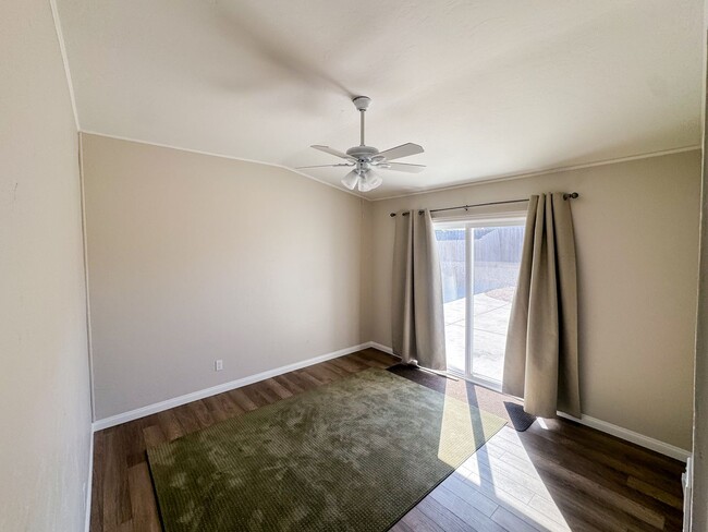 Building Photo - Spacious 3 Bedroom, 2 Bath Home with Large...