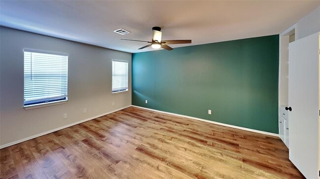 Building Photo - 7203 Edenborough Dr
