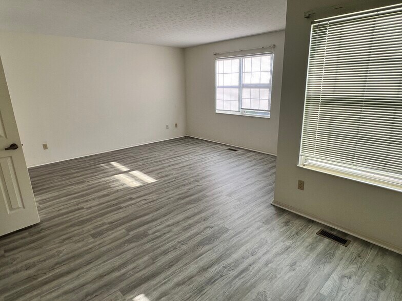 Building Photo - 2334 Raider Dr