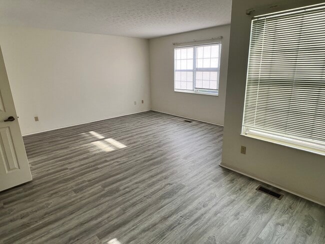 Building Photo - 2334 Raider Dr