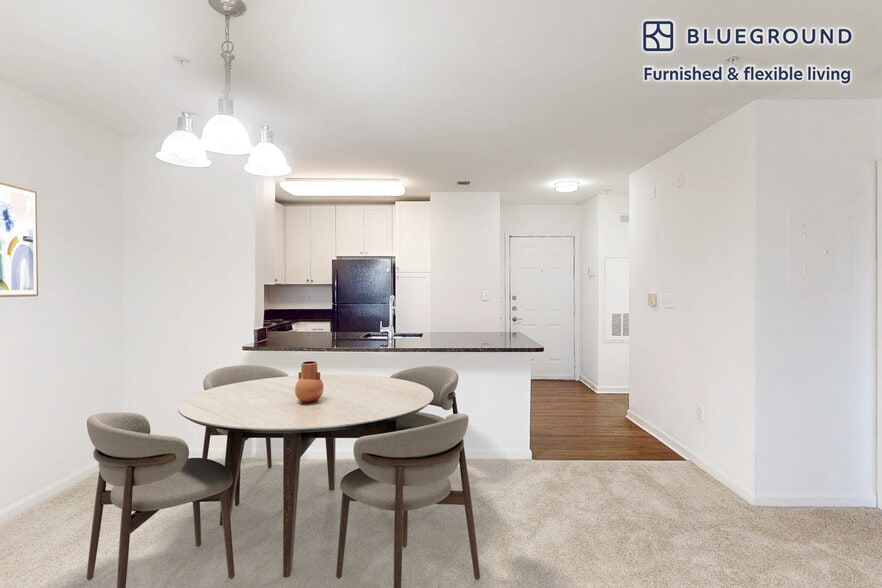 Building Photo - 1563 Onyx Dr