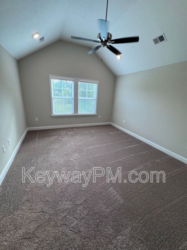 Building Photo - 587 Yuma Ln