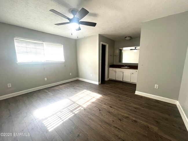 Building Photo - 5808 40th Ct