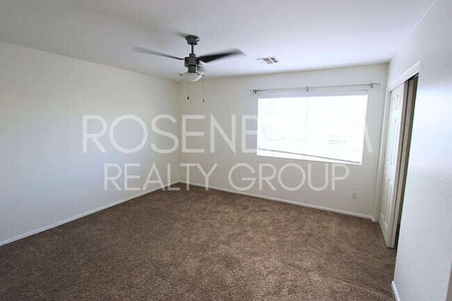Building Photo - Stunning 4-bedrooms, 3.5 baths home with a...