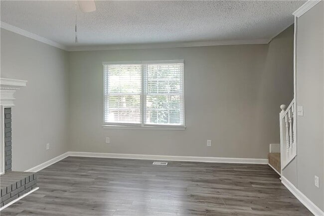 Building Photo - 2671 Ashley Dr