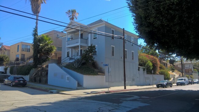 Building Photo - 805 S Centre St