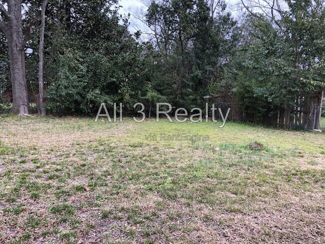Building Photo - 3719 Bridlewood Dr