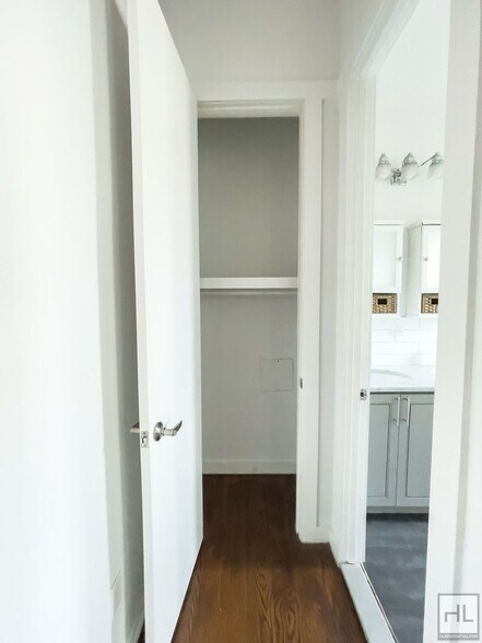 Building Photo - EASTERN PARKWAY / 2-Bed 1 Bath