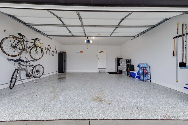 Building Photo - 1805 W Willow Ln