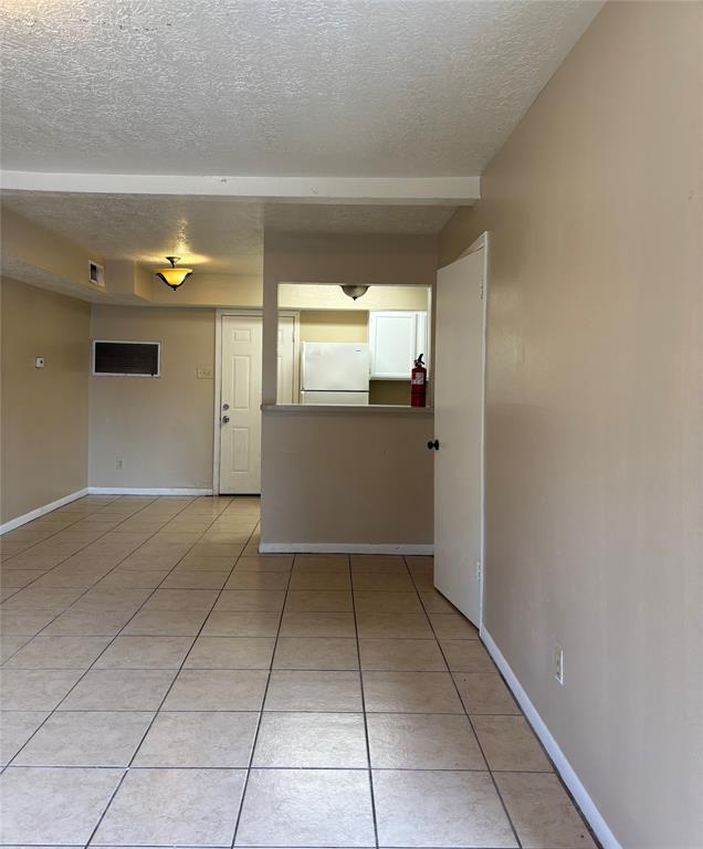 Building Photo - 216 S Pruett St