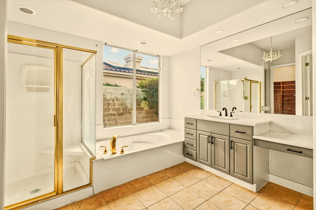 Building Photo - 6 Queens Ct