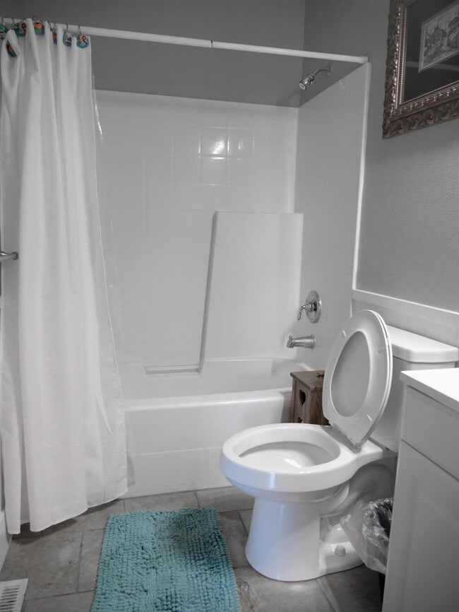 Building Photo - 151 Cub St W