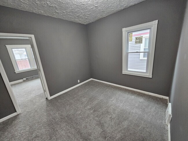 Building Photo - 440 E 115th St