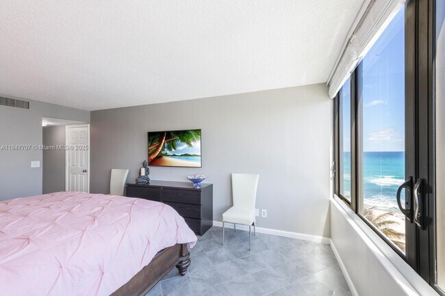 Building Photo - 3590 S Ocean Blvd