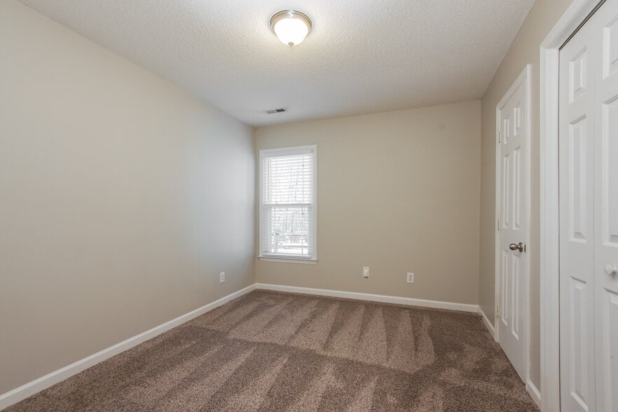 Building Photo - 7912 Trotter Rd