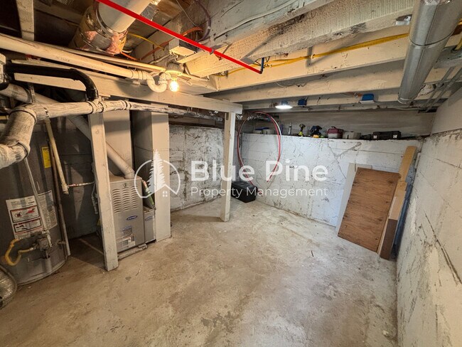 Building Photo - 730 10th St