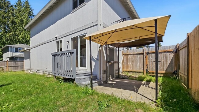 Building Photo - Cozy Lake Stevens Home with Den and Two-Car Garage