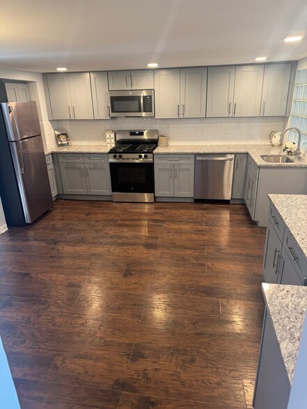 Building Photo - 67 Canal St