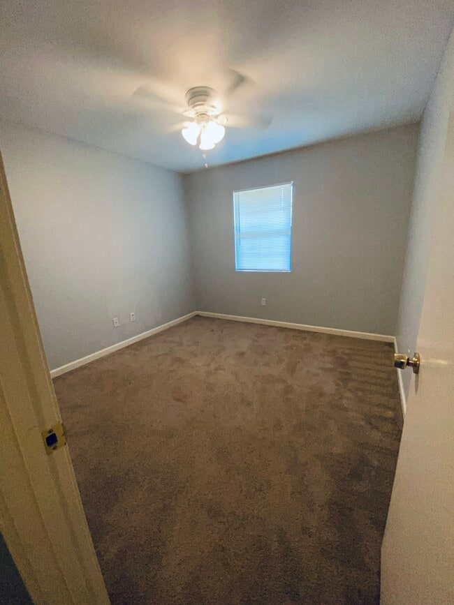 Building Photo - 19 Cedaridge Dr