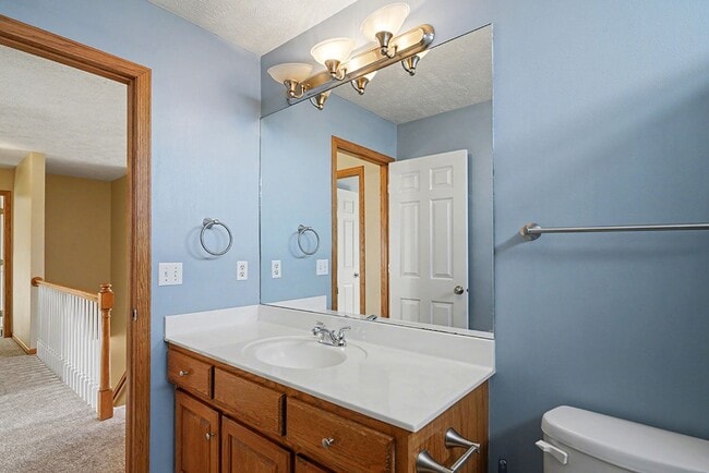 Building Photo - Spacious 4br/4.5 ba Home in Millard Mission Park Neighborhood. Huge Yard, 3 Car Garage