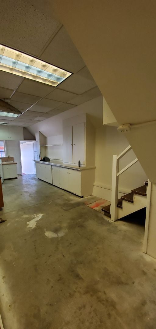 Building Photo - Beautifully Renovated Vintage  2 bedroom 2...