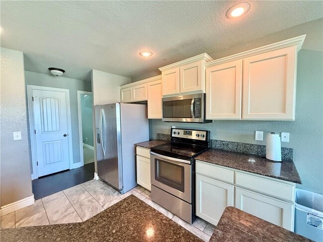 Building Photo - 1140 Willow Oak