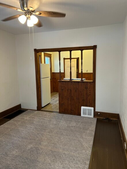 Building Photo - 1436 E 9th St