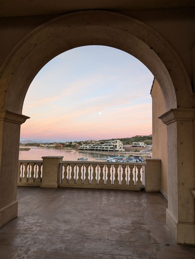 Building Photo - Lakefront Resort Living with Stunning Views in Lake Las Vegas!