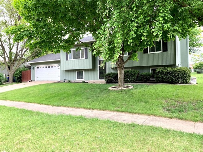 Building Photo - 155 Bayberry Ln