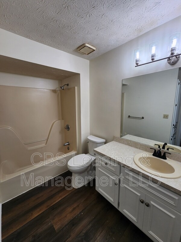 Building Photo - 710 Rodney St