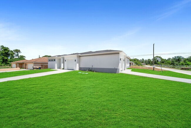 Building Photo - 4766 Nelson Dr