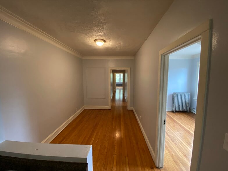 Building Photo - 7931 S Manistee Ave