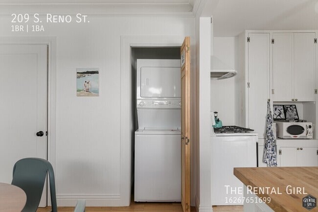 Building Photo - 209 S Reno St