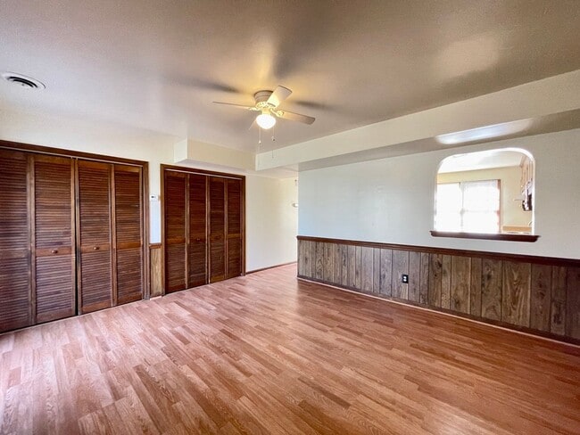 Building Photo - 1619 Autumn Dr