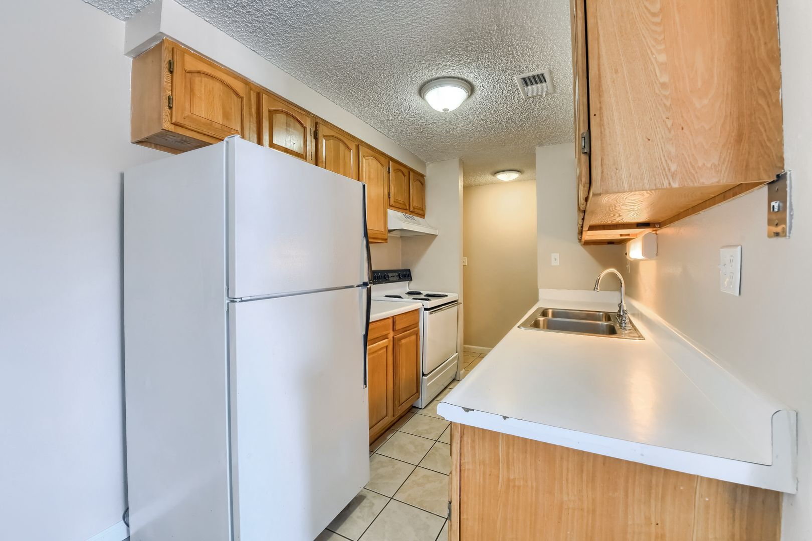 Building Photo - 130 E Highline Cir