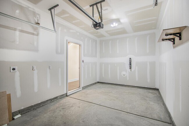 Building Photo - 155 Big Barn Dr