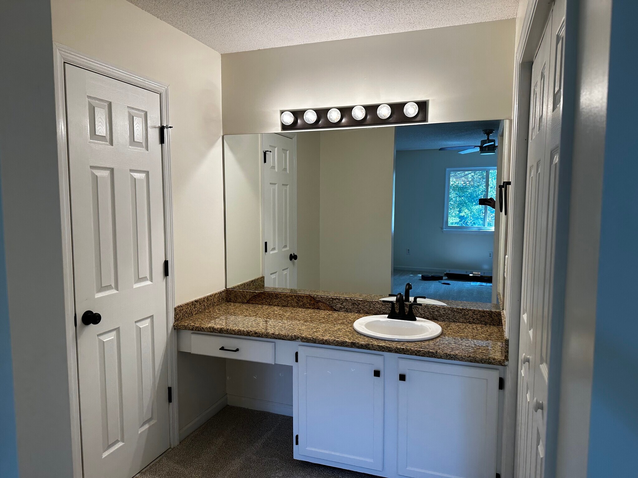 Building Photo - 21 Maplecrest Dr