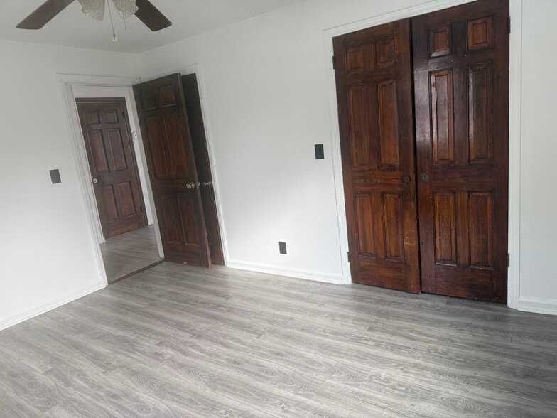 Building Photo - 54 Murray Ave