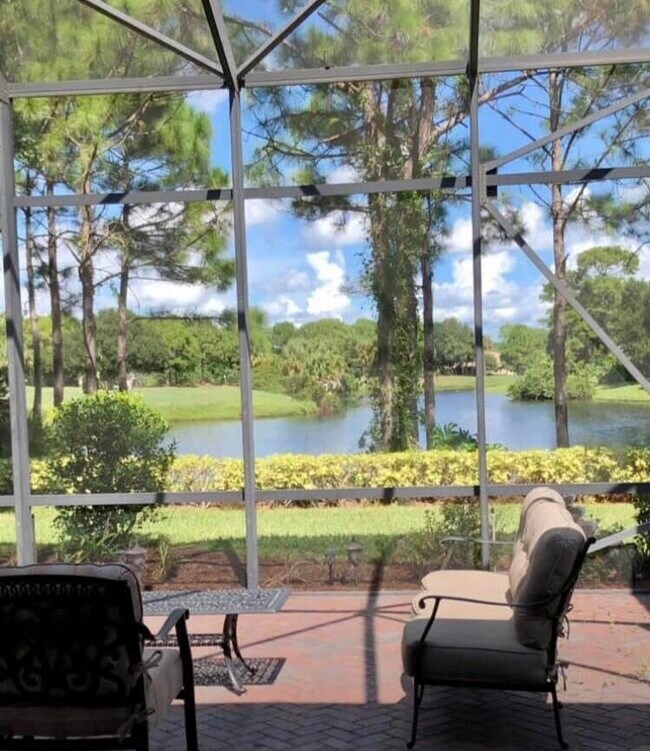 Building Photo - 9400 Briarcliff Trace