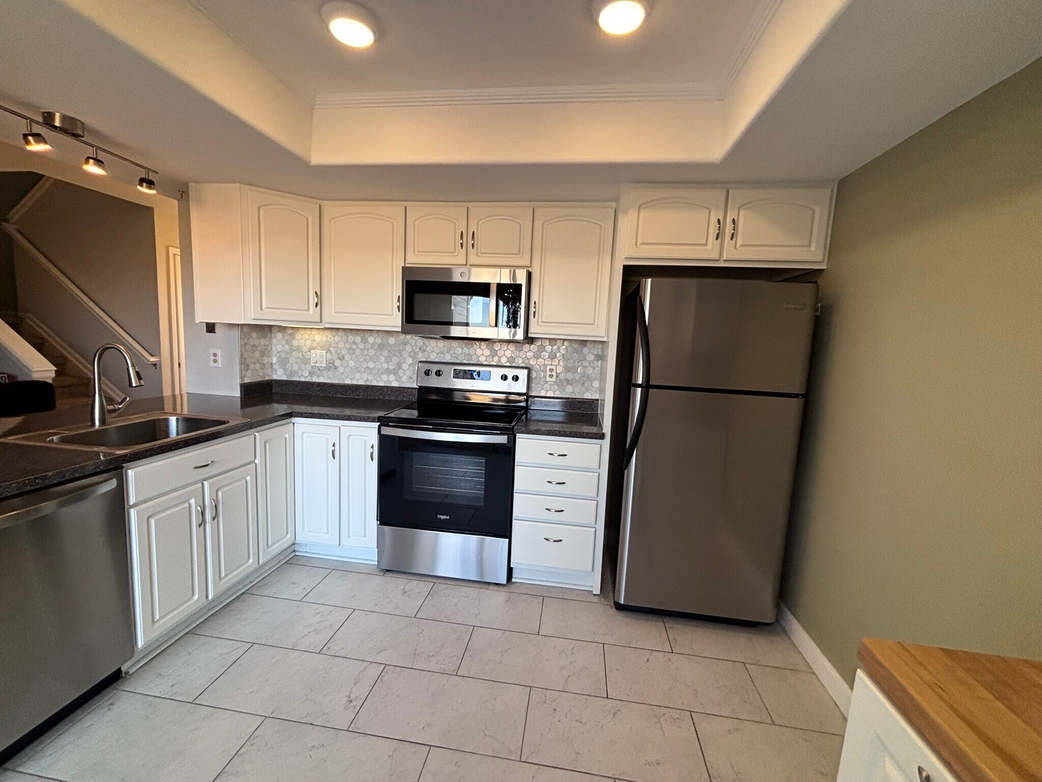 Building Photo - 2172 S. Victor St.