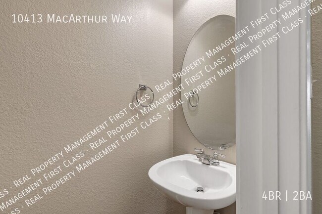 Building Photo - 10413 Macarthur Way