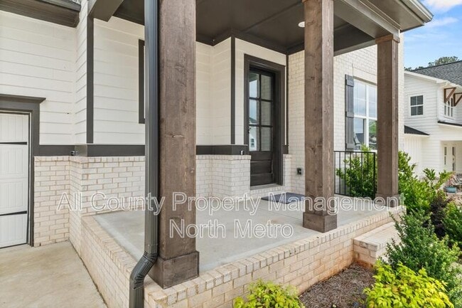 Building Photo - 382 Tillman Pass