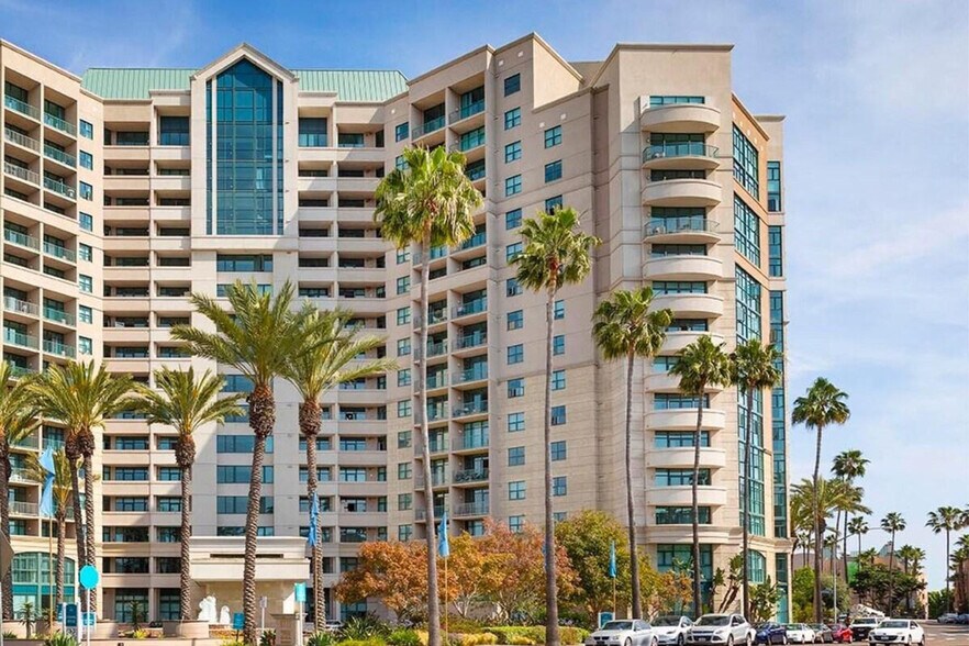 Building Photo - 8875 Costa Verde Blvd