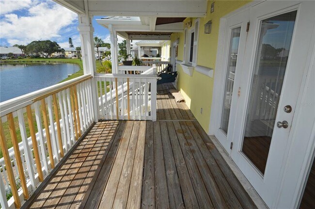 Building Photo - 166 Pompano Dr SE