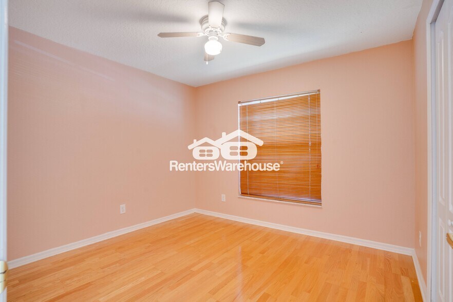 Building Photo - 14950 Hidden Oaks Cir