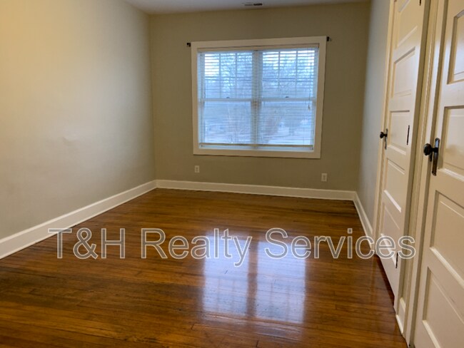 Building Photo - 4842 N College Ave